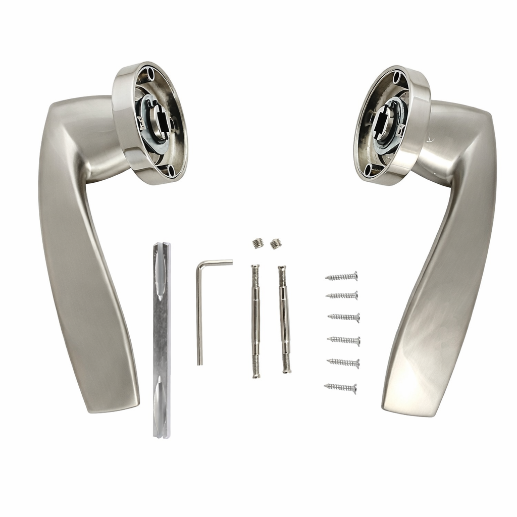 Maniglia modello '440' in zama con rosetta tonda e impugnatura curva, finitura nichel satinato per porte