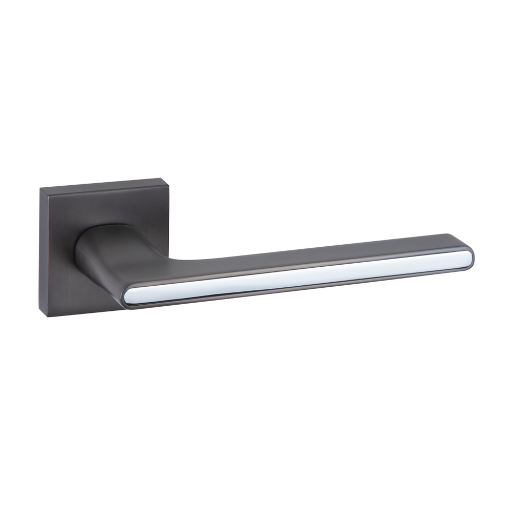 Elegante maniglia in zama modello 810 con rosetta quadrata in finitura grafite per porte